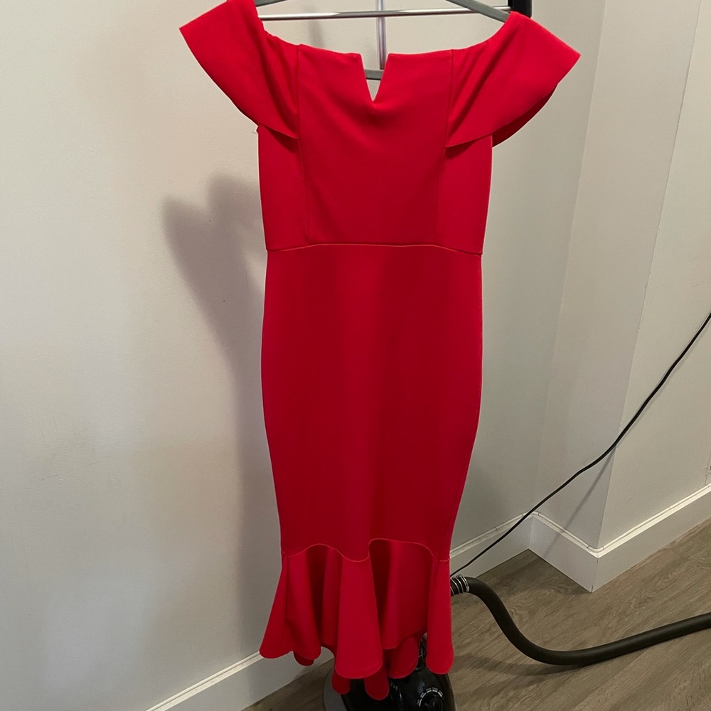 Red quiz off the shoulder dress